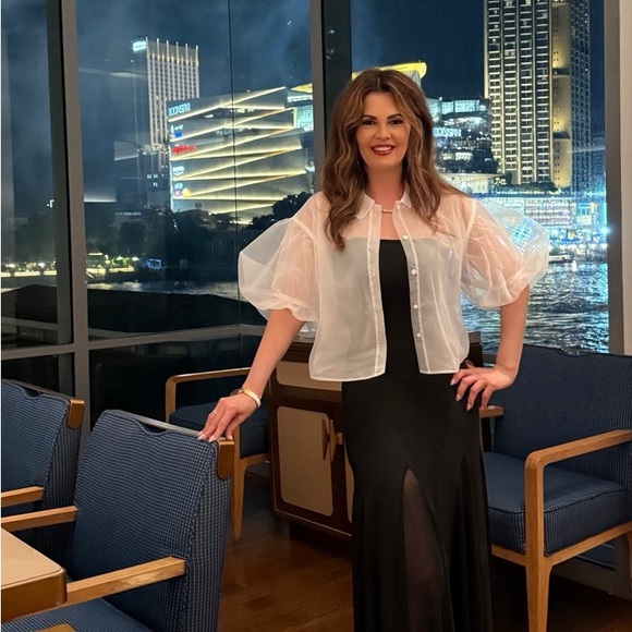 Meet your Posher, Patty - Picture 3 of 5